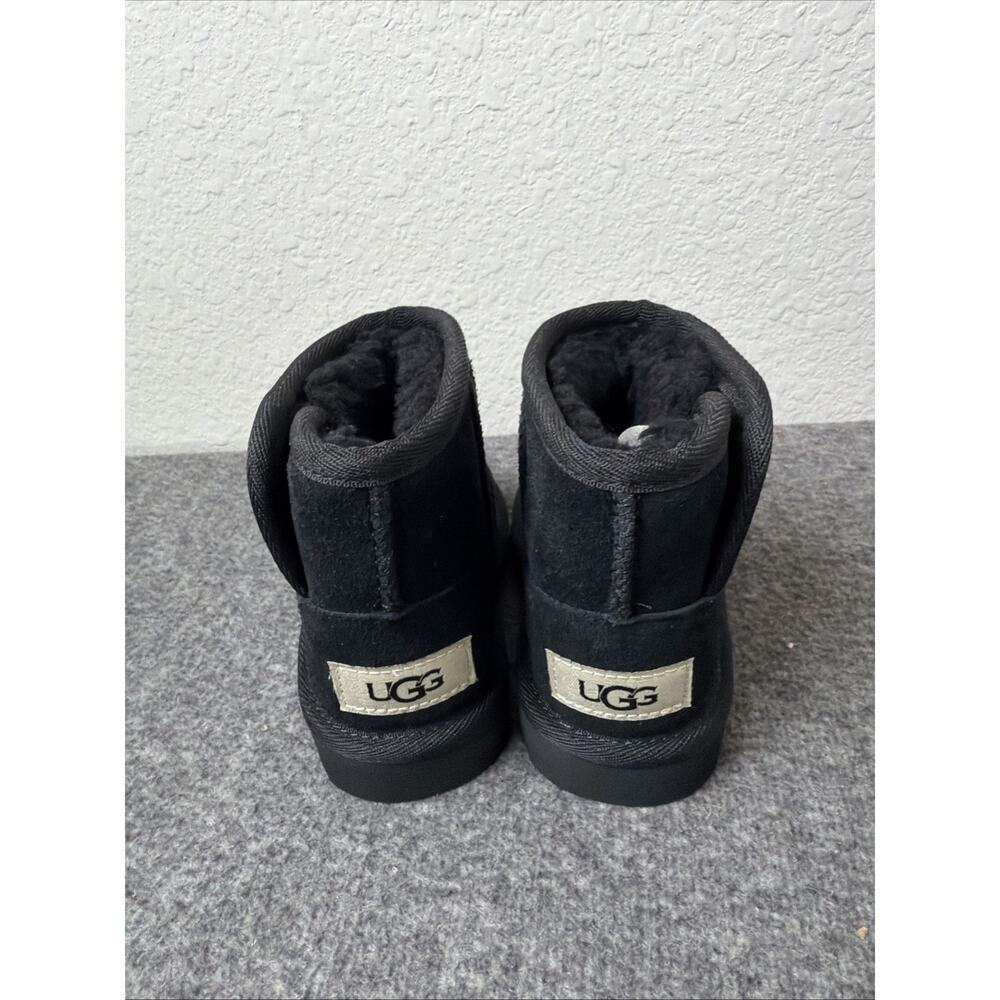 UGG JONA Black Suede Ankle Boots Kids US 7 UGG plush Lining Pull On - Picture 4 of 7